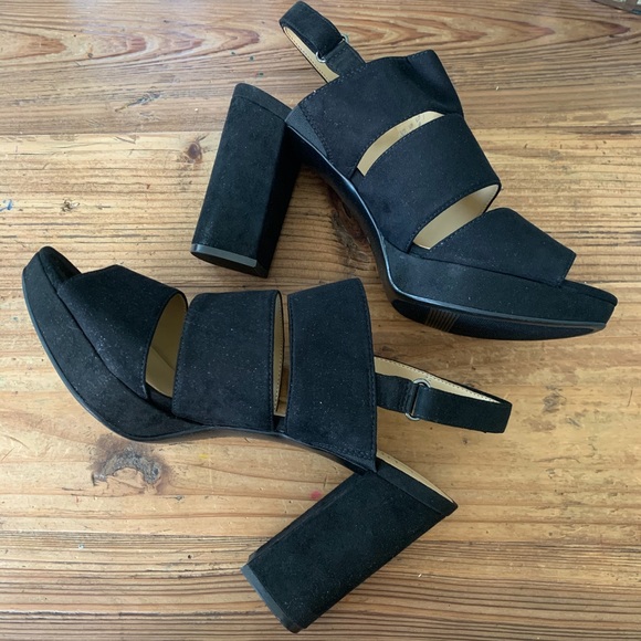 Naturalizer Freema Black Heels - Picture 2 of 6